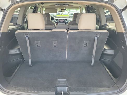 Used 2016 Honda Pilot Touring image 14