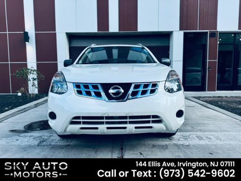 Used 2015 Nissan Rogue S w/ Convenience Package AWD/4WD image 2