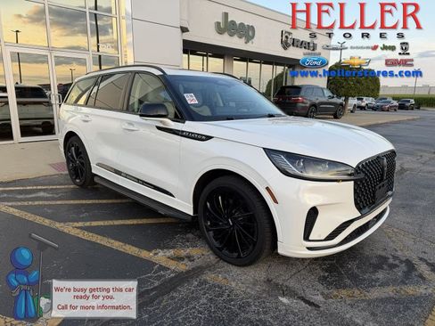 Used 2025 Lincoln Aviator Reserve w/ Luxury Package RWD image 1