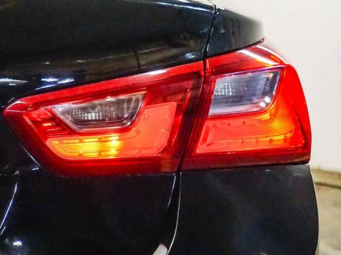 Used 2024 Chevrolet Malibu LT image 12