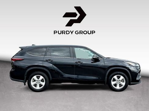 Used 2024 Toyota Highlander LE AWD/4WD image 9