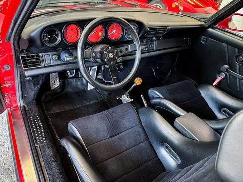 Used 1988 Porsche 911 Carrera RWD image 20