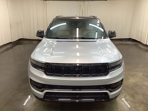 Certified 2025 Jeep Grand Wagoneer Series III w/ Quick Order Packagew 28T AWD/4WD image 3