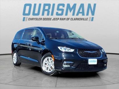 Certified 2024 Chrysler Pacifica Touring-L