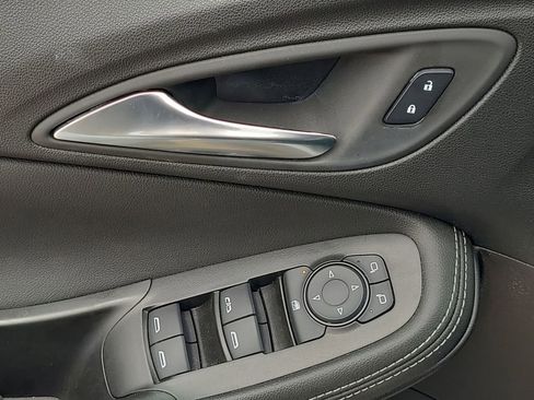 Used 2025 Buick Encore GX Preferred FWD image 24