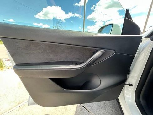 Used 2021 Tesla Model Y Long Range AWD/4WD image 10