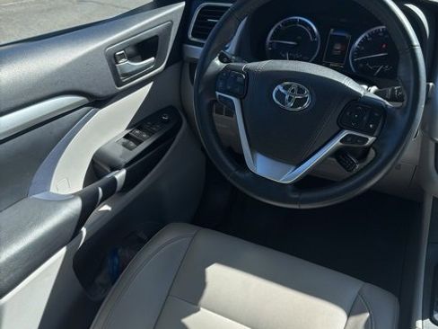 Certified 2018 Toyota Highlander XLE image 15