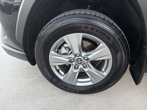 Certified 2025 Toyota RAV4 LE AWD/4WD image 30