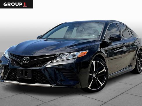 Used 2020 Toyota Camry XSE FWD image 1