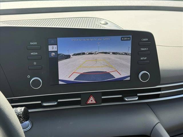 Used 2025 Hyundai Elantra Hybrid FWD image 12
