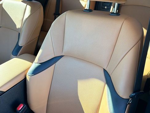 Used 2023 Lexus ES 350 w/ Premium Package image 9