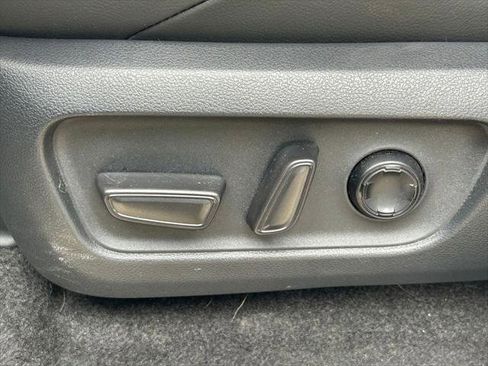 Certified 2025 Toyota 4Runner Limited AWD/4WD image 27
