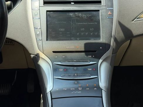 Used 2016 Lincoln MKZ w/ Equipment Group 300A Reserve FWD image 18