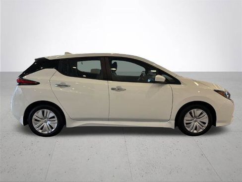 Certified 2023 Nissan Leaf S image 6