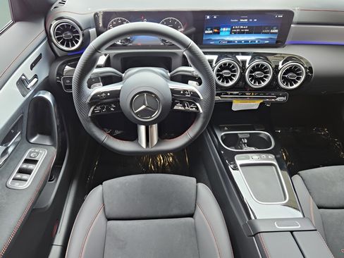 Used 2026 Mercedes-Benz CLA 250 image 8