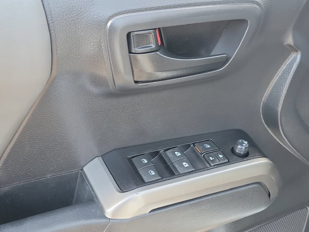 Certified 2023 Toyota Tacoma SR5 AWD/4WD image 20