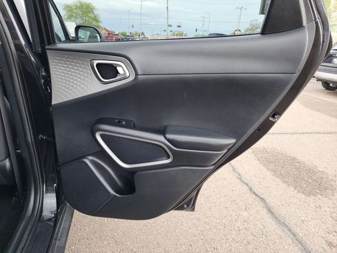 Used 2021 Kia Soul LX FWD image 10