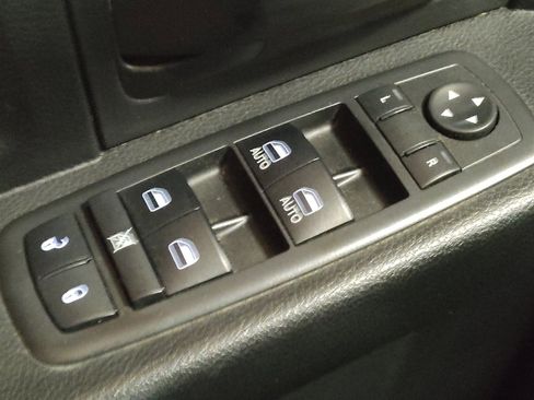 Used 2018 RAM 1500 Express AWD/4WD image 27
