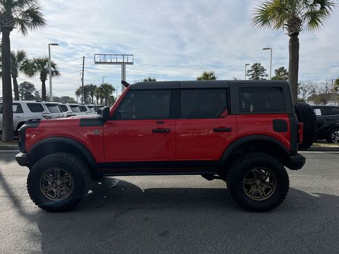 Used 2021 Ford Bronco Black Diamond image 7