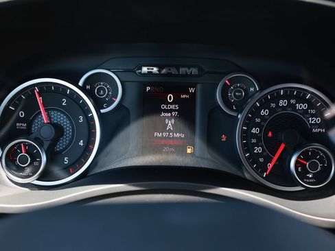 New 2026 RAM 2500 Tradesman AWD/4WD image 18