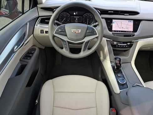 Used 2022 Cadillac XT5 Premium Luxury FWD image 11