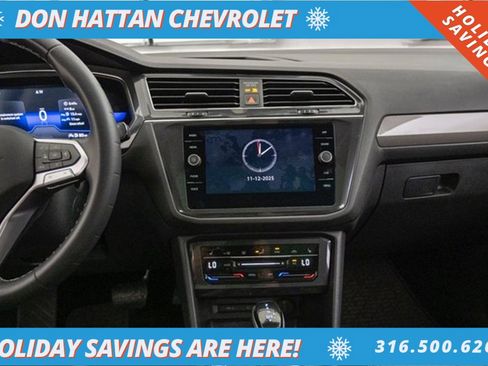 Used 2023 Volkswagen Tiguan SE w/ Panoramic Sunroof Package image 8