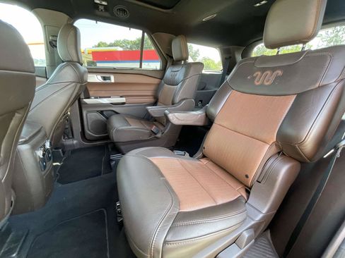 Used 2022 Ford Explorer King Ranch w/ Premium Technology Package AWD/4WD image 13