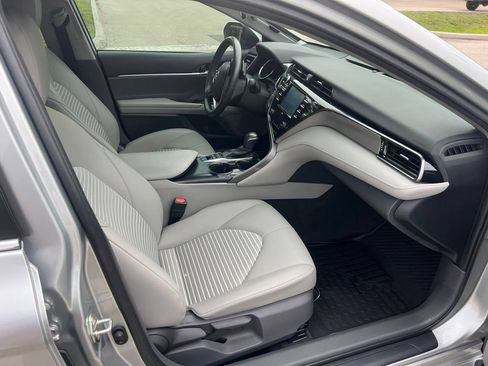 Used 2020 Toyota Camry SE FWD image 10