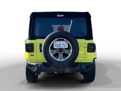 Used 2022 Jeep Wrangler Unlimited Sahara image 4