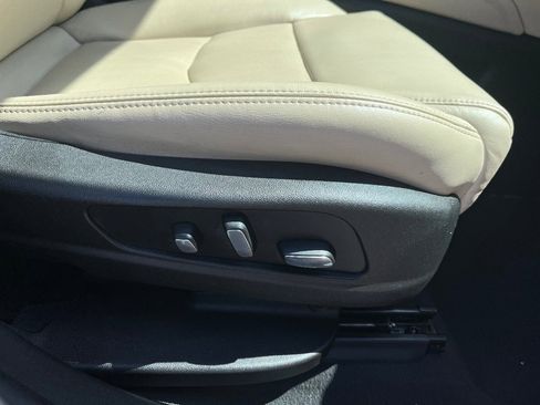 Used 2017 Cadillac XT5 Luxury w/ Driver Awareness Package FWD image 39