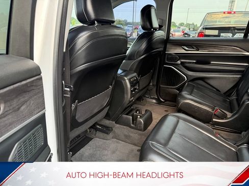 Used 2021 Jeep Grand Cherokee L Limited AWD/4WD image 13