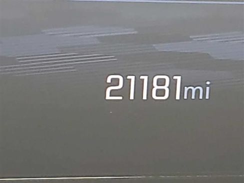 Used 2025 Chevrolet Equinox EV LT FWD image 13