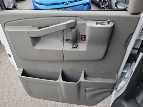 New 2025 Chevrolet Express 2500 w/ Driver Convenience Package RWD image 33