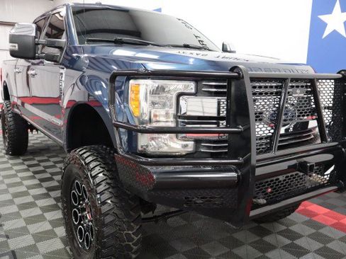 Used 2017 Ford F250 Lariat w/ Chrome Package AWD/4WD image 16