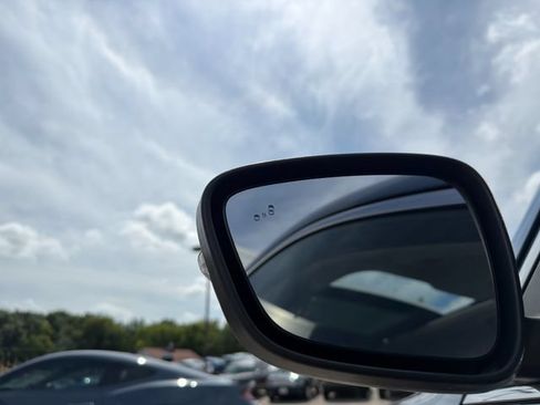 Used 2020 Ford Escape Titanium FWD image 12
