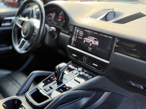 Used 2020 Porsche Cayenne AWD/4WD image 13