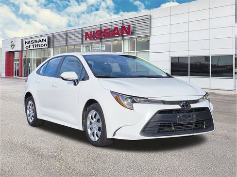 Used 2024 Toyota Corolla LE image 1