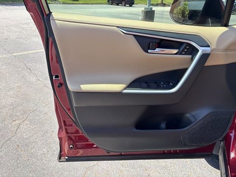 Used 2020 Toyota RAV4 Limited w/ Limited Grade Weather Package FWD image 10