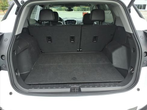 Used 2024 GMC Terrain SLT image 10