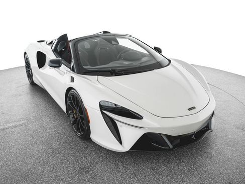Used 2025 McLaren Artura Spider RWD image 50