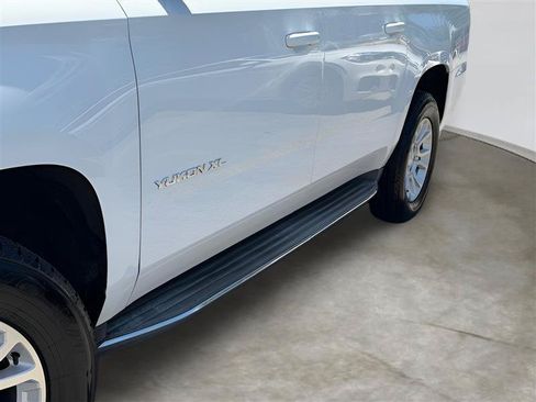 Used 2016 GMC Yukon XL SLT RWD image 7