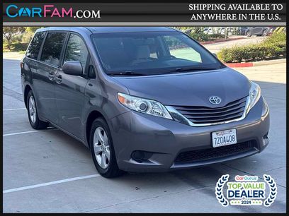Used 2017 Toyota Sienna LE