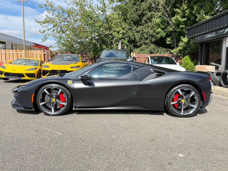 Used 2022 Ferrari SF90 Stradale AWD/4WD image 9