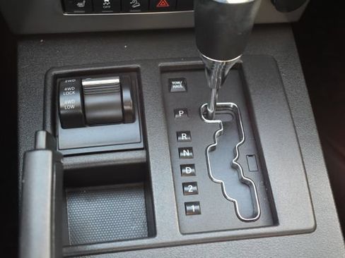 Used 2012 Jeep Liberty Sport AWD/4WD image 26