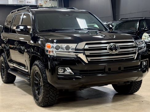 Used 2019 Toyota Land Cruiser AWD/4WD image 6