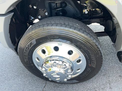 New 2026 RAM 4500 4x4 Crew Cab DRW image 9