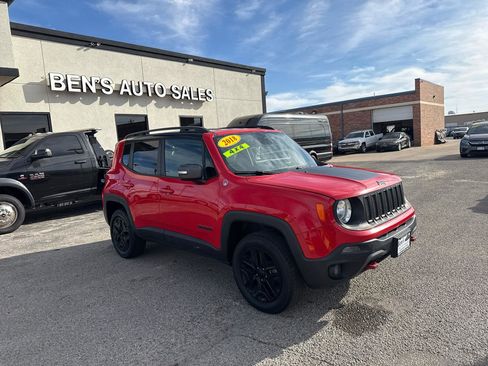 Used 2018 Jeep Renegade Trailhawk AWD/4WD image 4