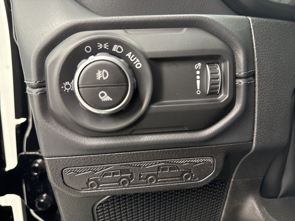 New 2026 Jeep Gladiator Sport AWD/4WD image 19