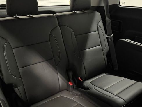 Certified 2023 GMC Acadia SLT w/ Trailering Package image 28