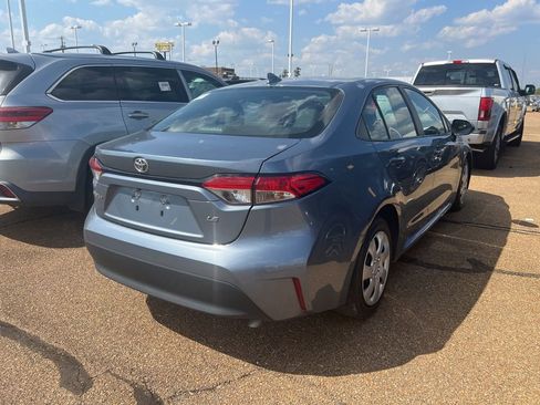 Used 2024 Toyota Corolla LE image 4